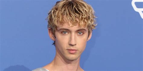 troye sivan thirst trap|Troye Sivans Steamy New Thirst Trap Is Giving Us a。